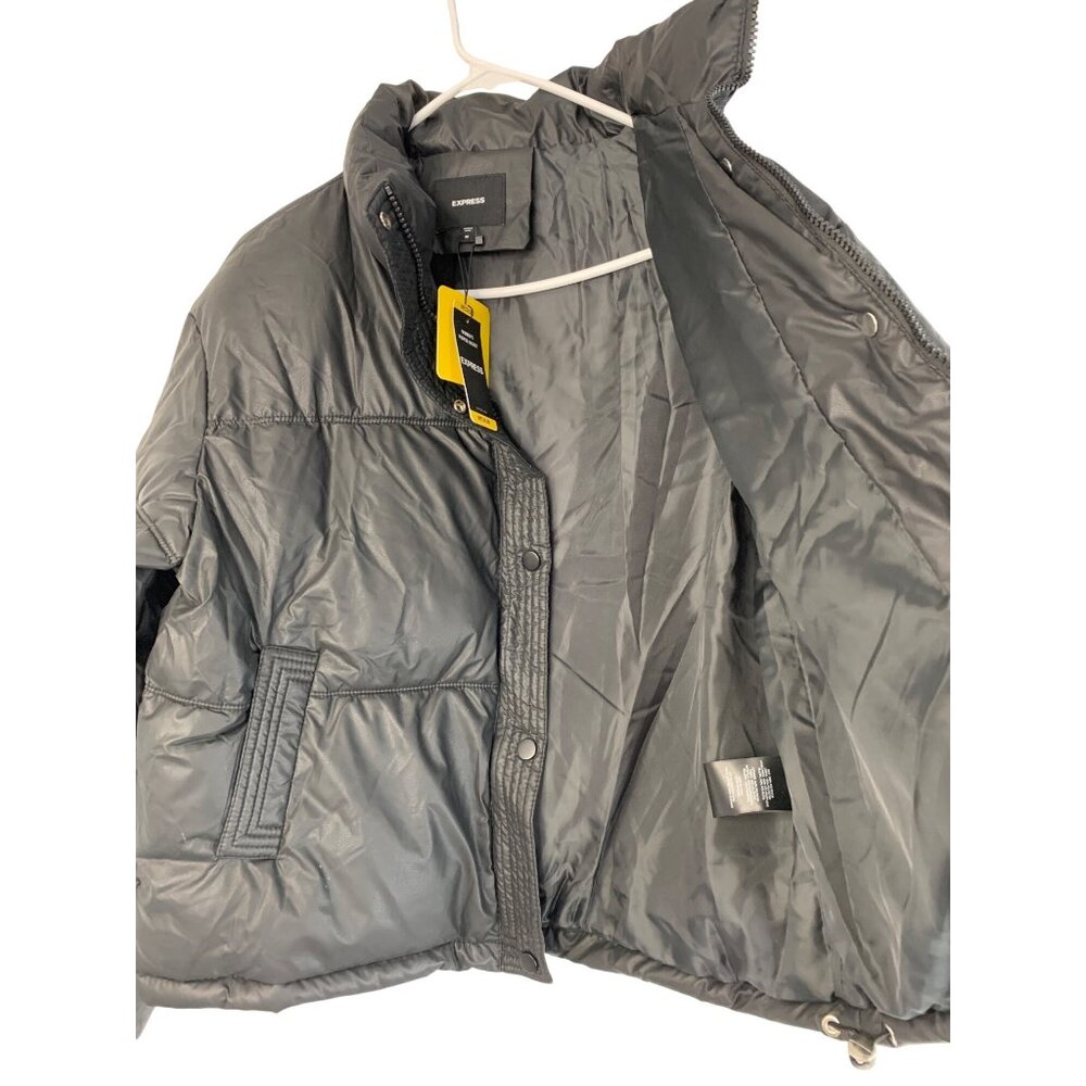 Express Womens Black Medium Puffer Jacket Crop Length NWT $128 - Picture 3 of 10